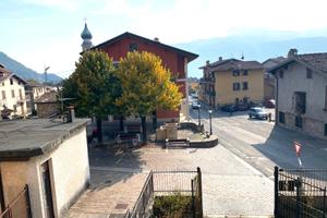 Trelocale al centro paese