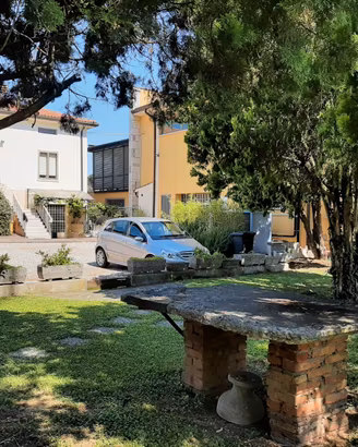 VILLAFRANCA CENTRO : Casa con giardino