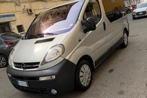 OPEL VIVARO 9 POSTI CON 90 MILA KM