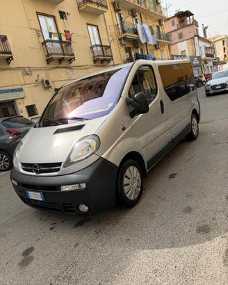 OPEL VIVARO 9 POSTI CON 90 MILA KM