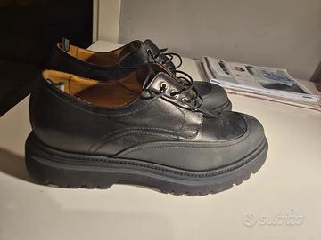 Rossi Derby nero con riporto in caucciù