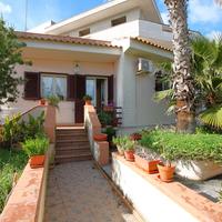 Prestigiosa villa ben rifinita con spazi esterni