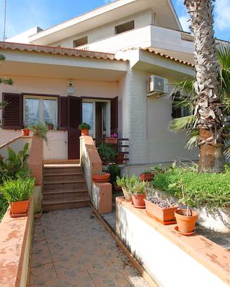 Prestigiosa villa ben rifinita con spazi esterni