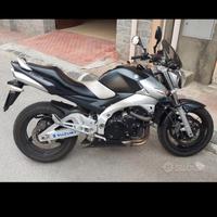 Suzuki Gsr 600.      2006