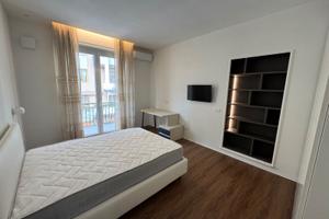 Stanza matrimoniale in appartamento ristrutturato