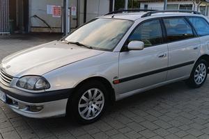 Toyota Avensis 2.0 TD cat Station Wagon Sol