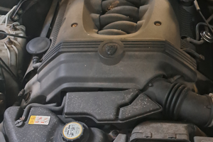 Vendo pezzi di ricambio jaguar xj x350 3.5 v8