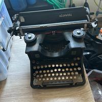 Macchina da scrivere Olivetti m40