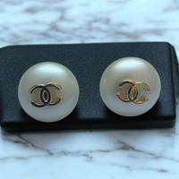 Orecchini-Bottone Chanel