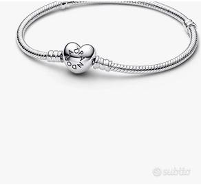 Braccialetto con charm Pandora