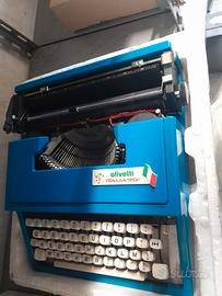 Macchina da scrivere olivetti 90