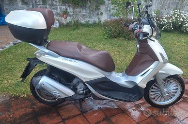 beverly 300 ie aprile 2016