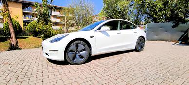 TESLA Model 3 - 2020
