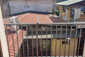 Centro paese arredato