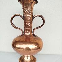 vaso vintage in rame martellato con manici 