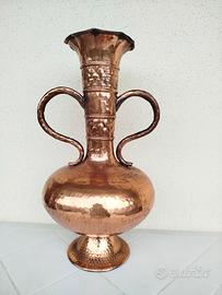 vaso vintage in rame martellato con manici 