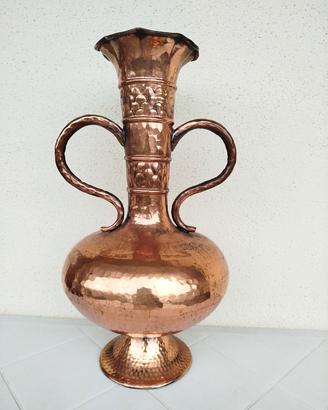 vaso vintage in rame martellato con manici 