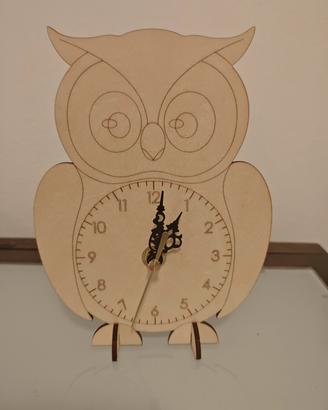 Orologio a forma di gufo in legno