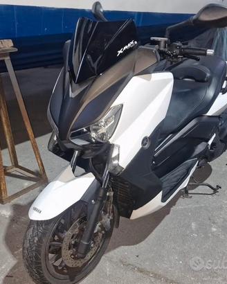 Yamaha XMAX 400 2013 – 44.700 km – TAGLIANDATO –
