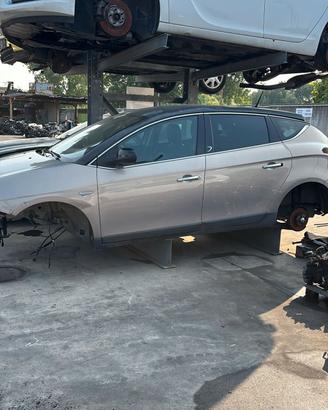 Lancia Delta 2012 diesel sportelli, fanaleria, par