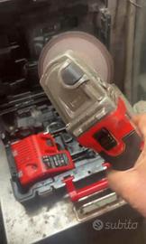 smerigliatrice Milwaukee 