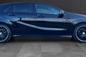 MERCEDES BENZ CLASSE A 200 PREMIUM  AMG LINE