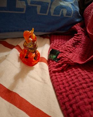 skylanders trap team: personaggio team fuoco