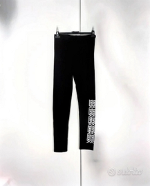 Leggings neri Vans, perfetti per un look casual e