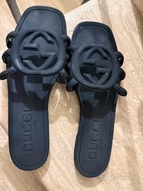 Sandali in gomma Gucci