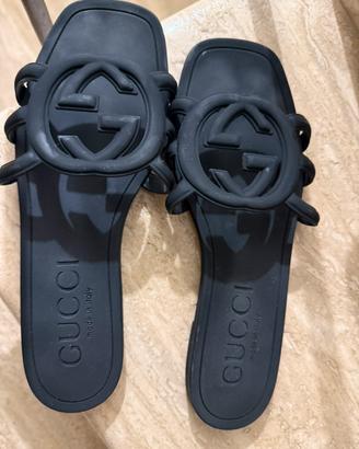 Sandali in gomma Gucci
