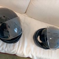 2 caschi concept neri