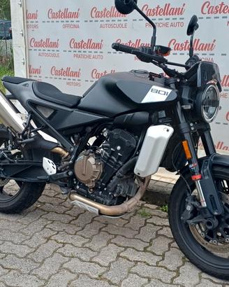 Husqvarna Svartpilen 801 ANNO 2025 KM 6.612
