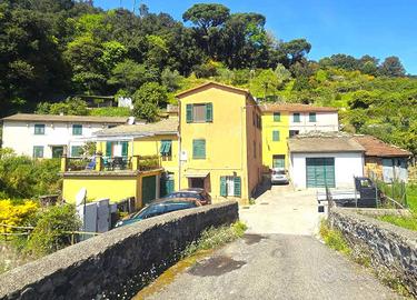 Rustico / Casale di 78 m² con 4 locali a Sestri Le