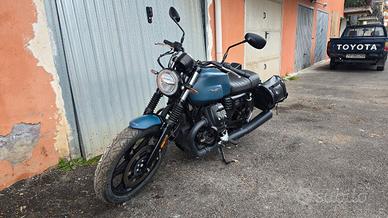 Moto Guzzi V7 III Stone