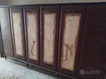 Armadio Marrone degli anni Sessanta 