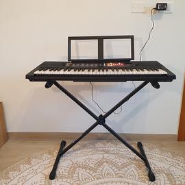 Tastiera Yamaha modello PSR-F51 