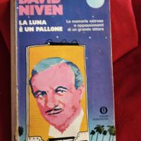 libro "la luna è un pallone" di David Niven
