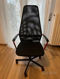 Sedia ergonomica, come nuova con cuscino per zona