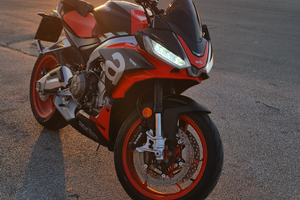 Aprilia tuono 660