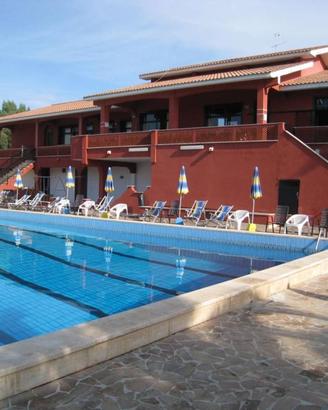 Casa indipendente di 500 m² con più di 5 locali a 