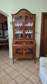 Vetrina con scrittoio