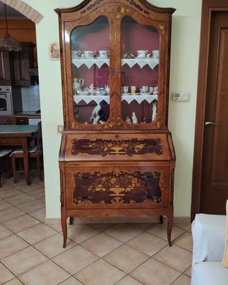 Vetrina con scrittoio