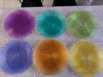 Piatti grandi colorati