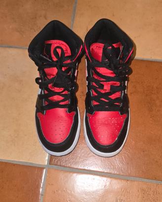 Air Jordan 1 Mid Banned Taglia 37.5
