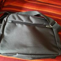 Beauty e pochette uomo viaggio