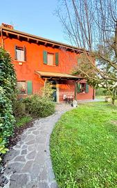 VILLETTA A SCHIERA CON DEPANDANCE
