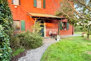 VILLETTA A SCHIERA CON DEPANDANCE