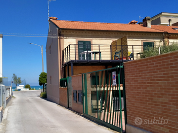 Senigallia lungomare con giardino