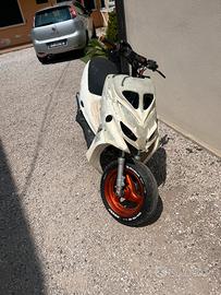 carene f12 in vetroresina