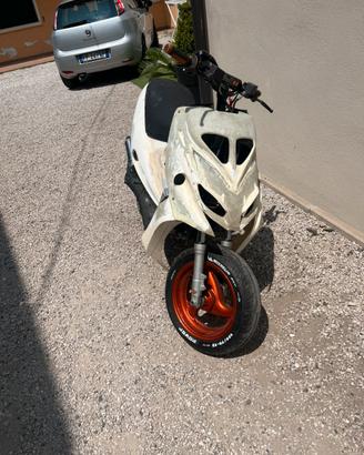 carene f12 in vetroresina